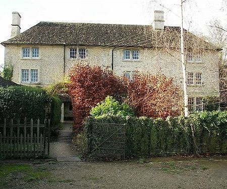 Manor Farm Bed & Breakfast Chippenham  Exterior photo