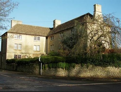 Manor Farm Bed & Breakfast Chippenham  Exterior photo